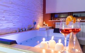 B&B Golden House & Spa